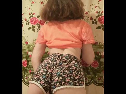 ❤️ מותק צעיר סקסי פושט את המכנסיים הקצרים במצלמה סופר-פורנו בפורנו iw.xxxtun.ru ﹏